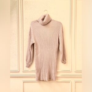 Women's Ribbed Turtleneck Sweater - Cream Size Small.